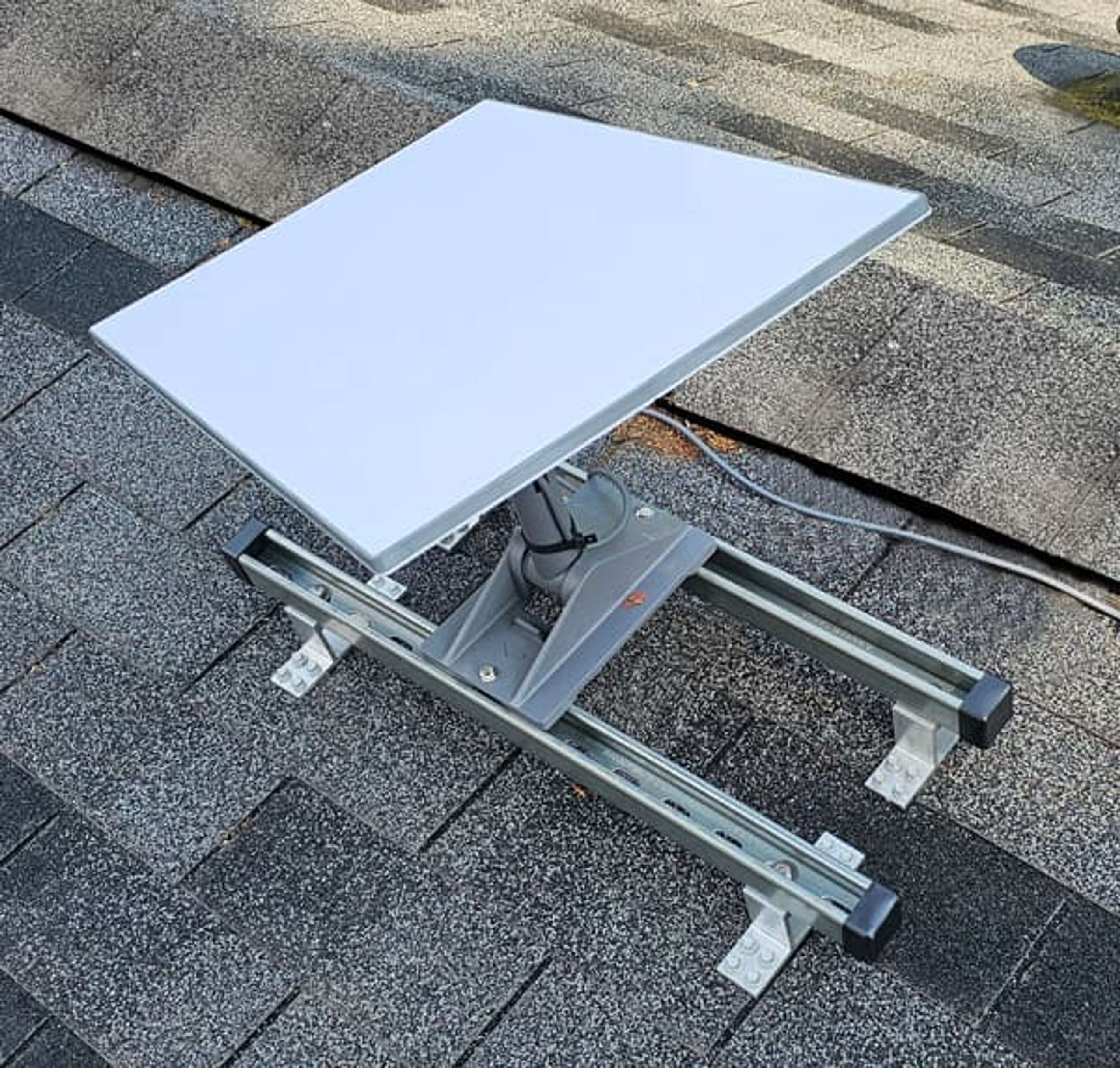 SataMount Screw-Down Starlink Satellite Dish Mount